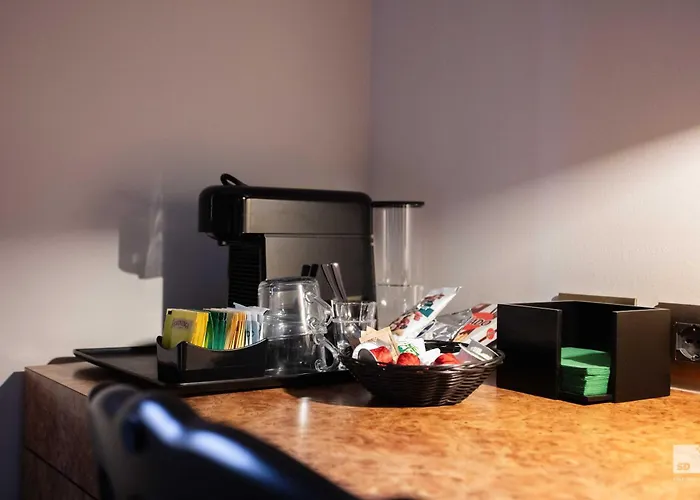 לינה וארוחת בוקר Bstar Luxury Adults Only 4*